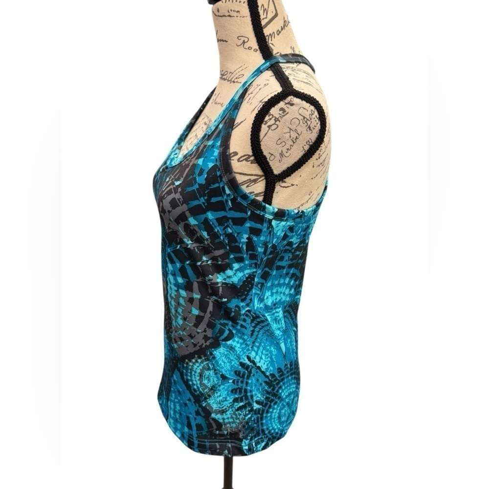 Danskin Now Yoga Racerback Tank Shelf Bra Size Medium - Picture 2 of 8